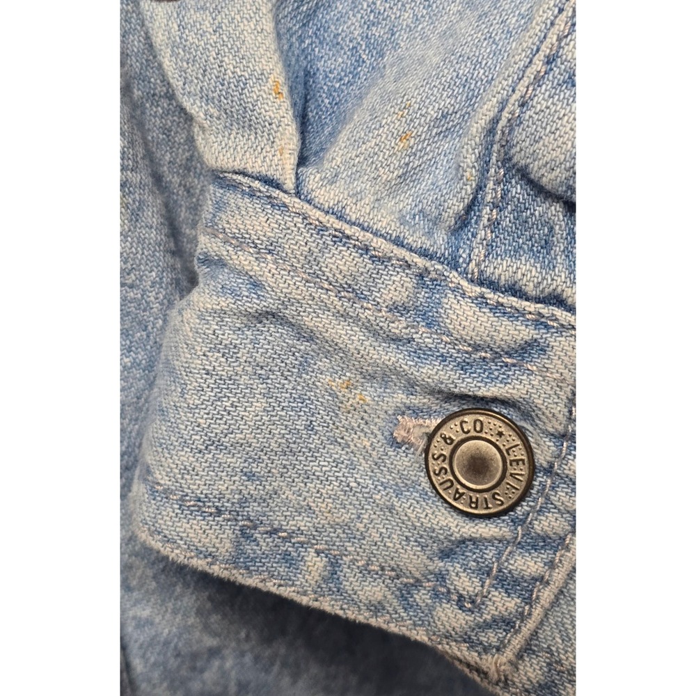 Vintage Levis Denim Shirt Button Up Long Sleeve Light Wash Sz S 8-10 Red Tab - Picture 6 of 11